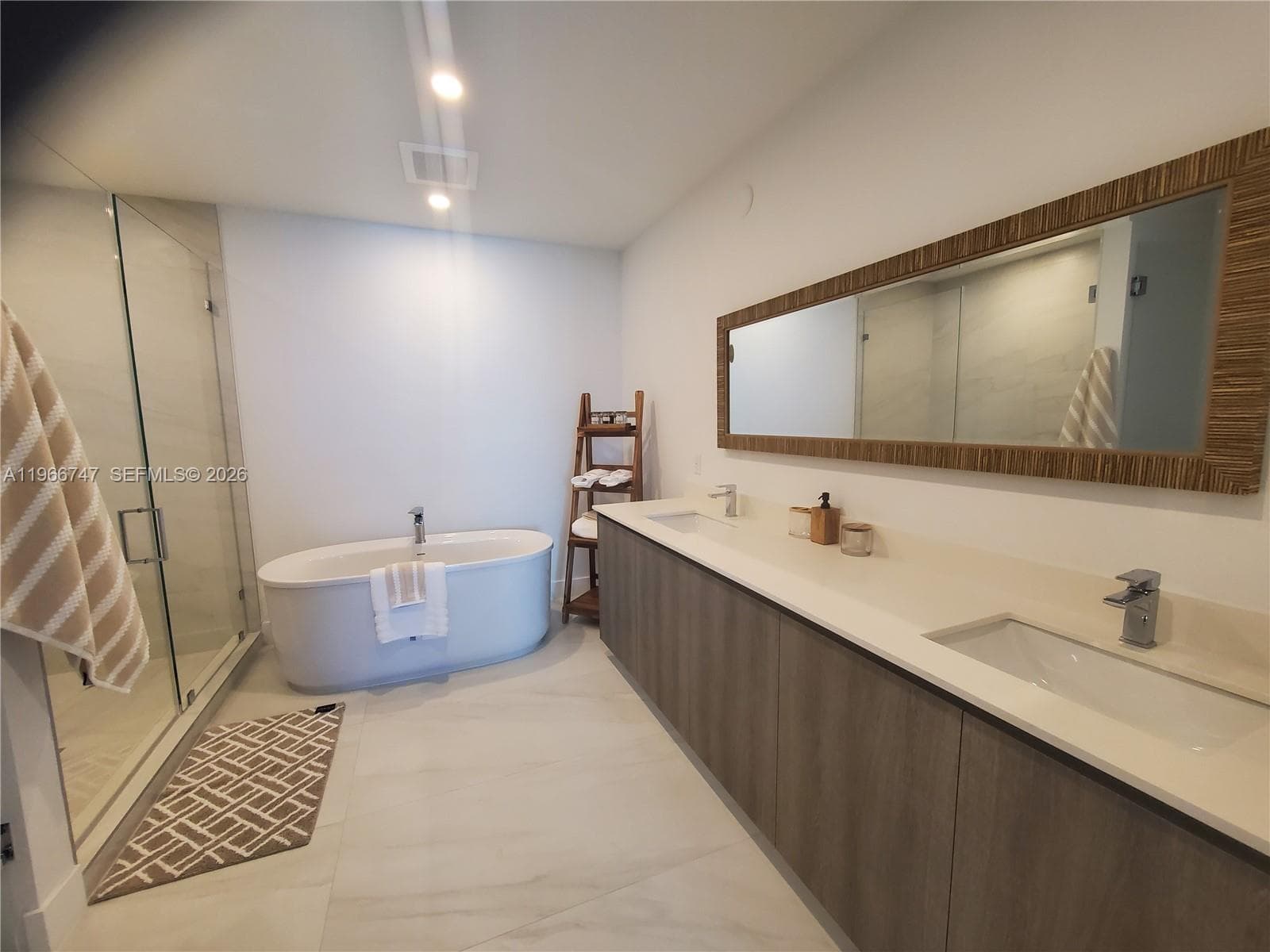 Aurora · #1402 in Sunny Isles Beach - Photo 25