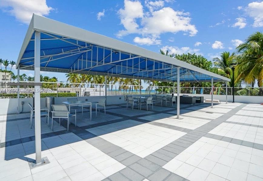 THE CARRIAGE CLUB SOUTH CO · #1K in Miami Beach - Photo 16