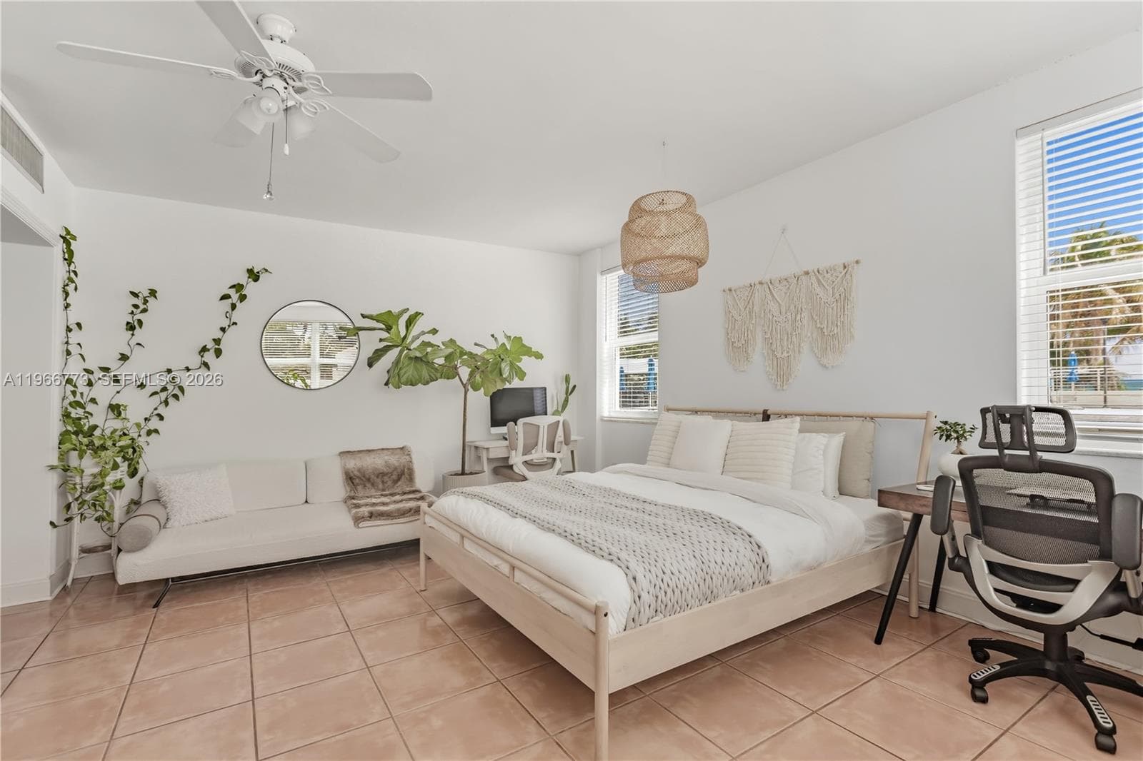 THE CARRIAGE CLUB SOUTH CO · #1K in Miami Beach - Photo 10
