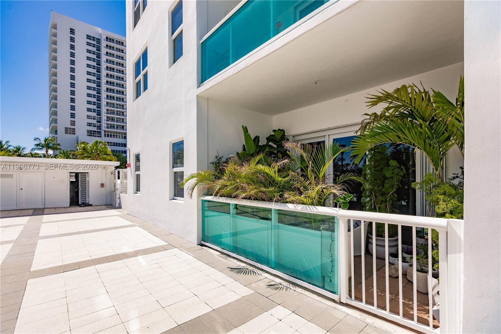 THE CARRIAGE CLUB SOUTH CO · #1K in Miami Beach - Photo 14