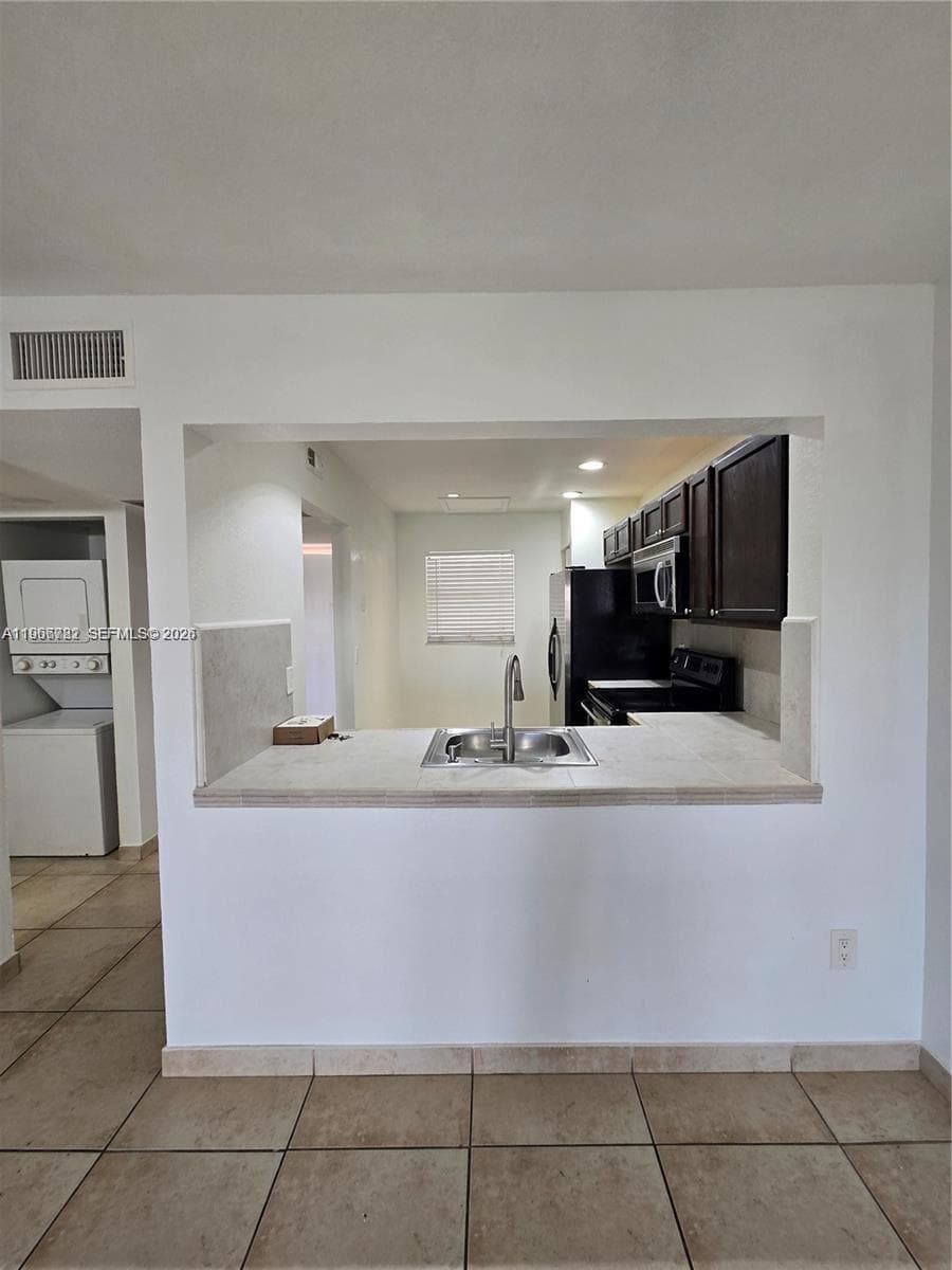 MONTEREY CONDO FOUR · #204-27 in Miami - Photo 3