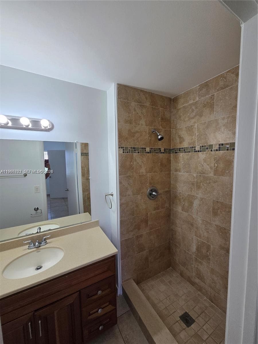 MONTEREY CONDO FOUR · #204-27 in Miami - Photo 11