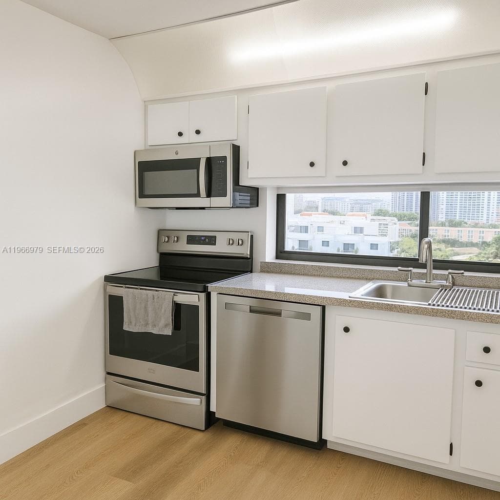 PLAZA OF AMERICAS CONDO · #906 in Sunny Isles Beach - Photo 7