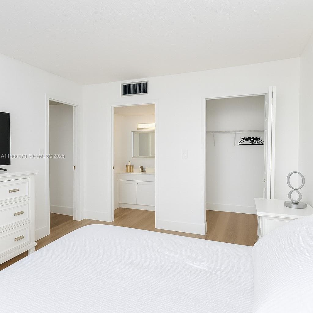 PLAZA OF AMERICAS CONDO · #906 in Sunny Isles Beach - Photo 10