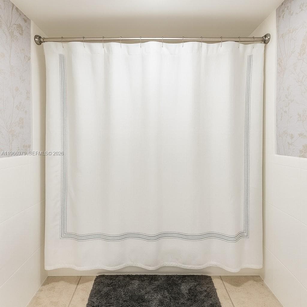 PLAZA OF AMERICAS CONDO · #906 in Sunny Isles Beach - Photo 18
