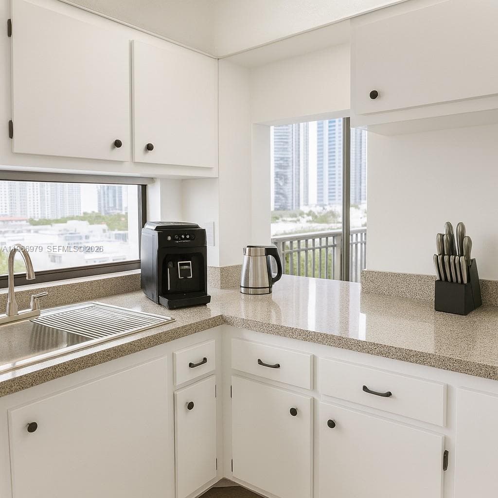 PLAZA OF AMERICAS CONDO · #906 in Sunny Isles Beach - Photo 8