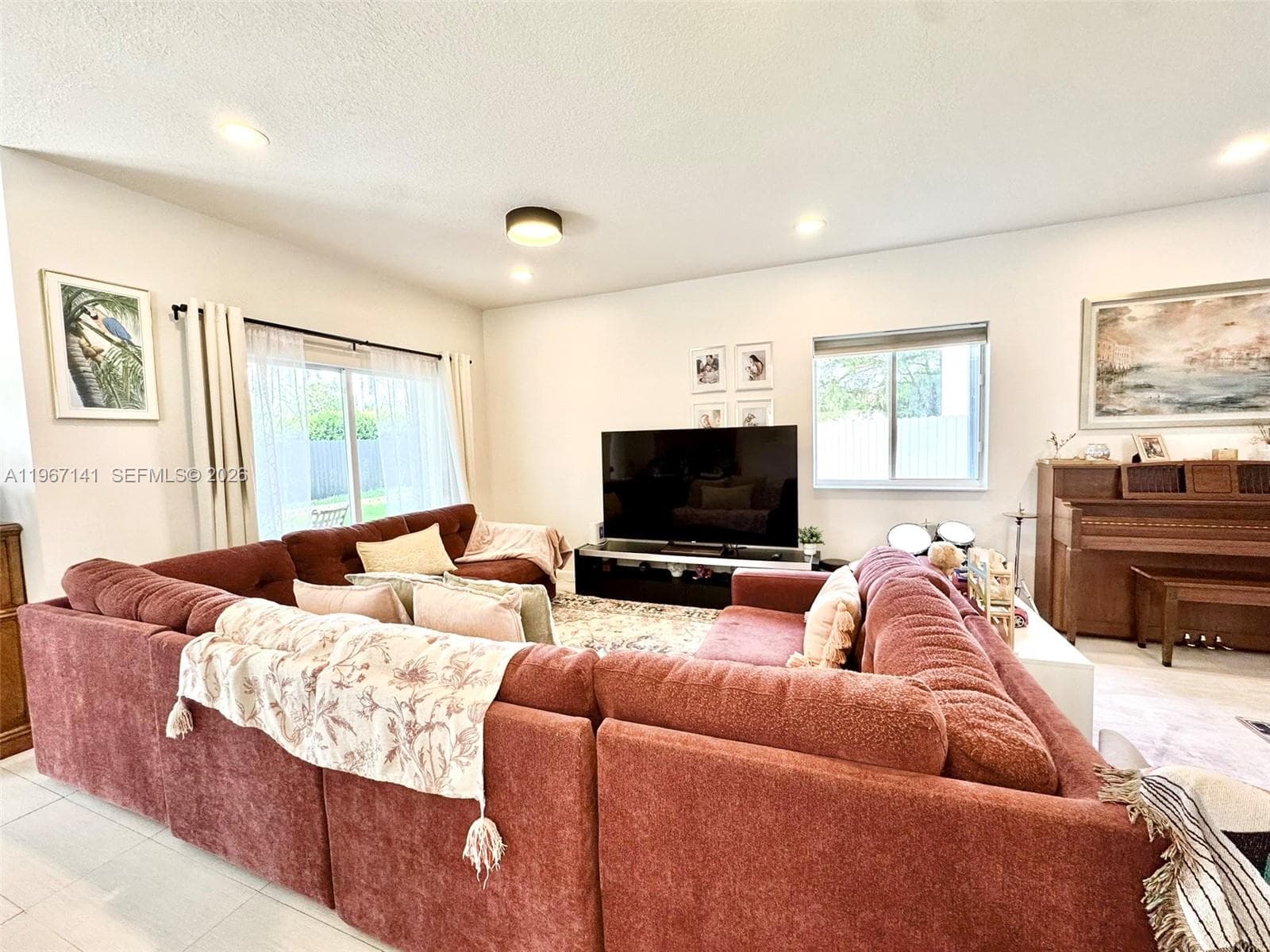 396 NE 33rd Ter photo 5