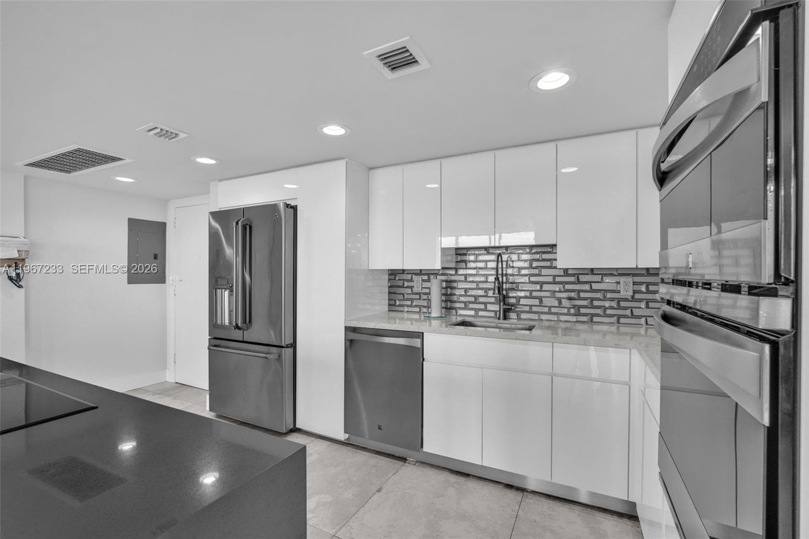 Burleigh House Condominiu · #736 in Miami Beach - Photo 4