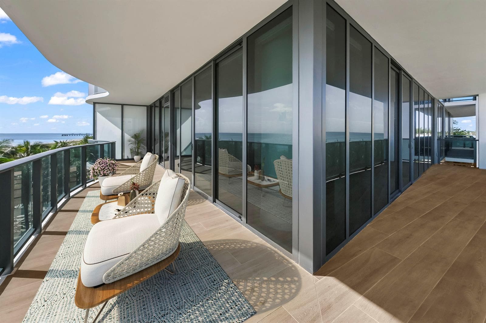 42 Balcony 06_VS