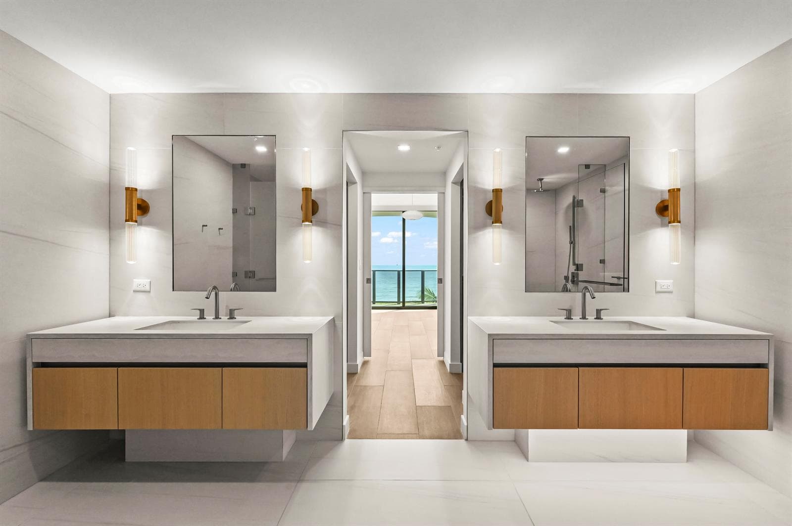 28 Bathroom 02