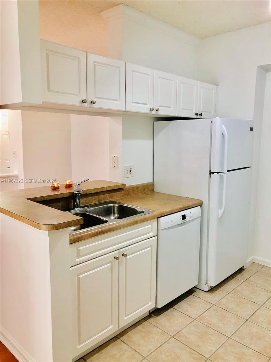 Porto Bellagio · #3603 in Sunny Isles Beach - Photo 6