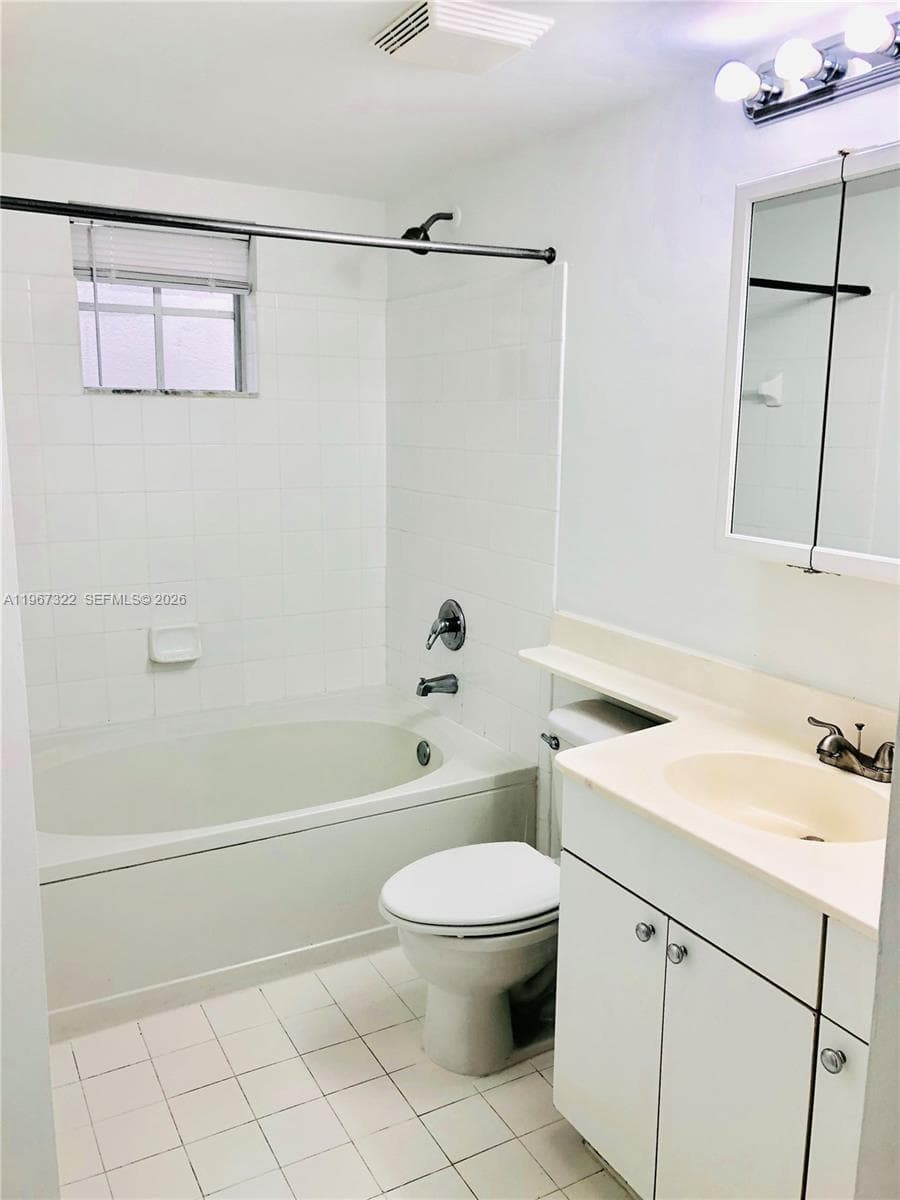 Porto Bellagio · #3603 in Sunny Isles Beach - Photo 13