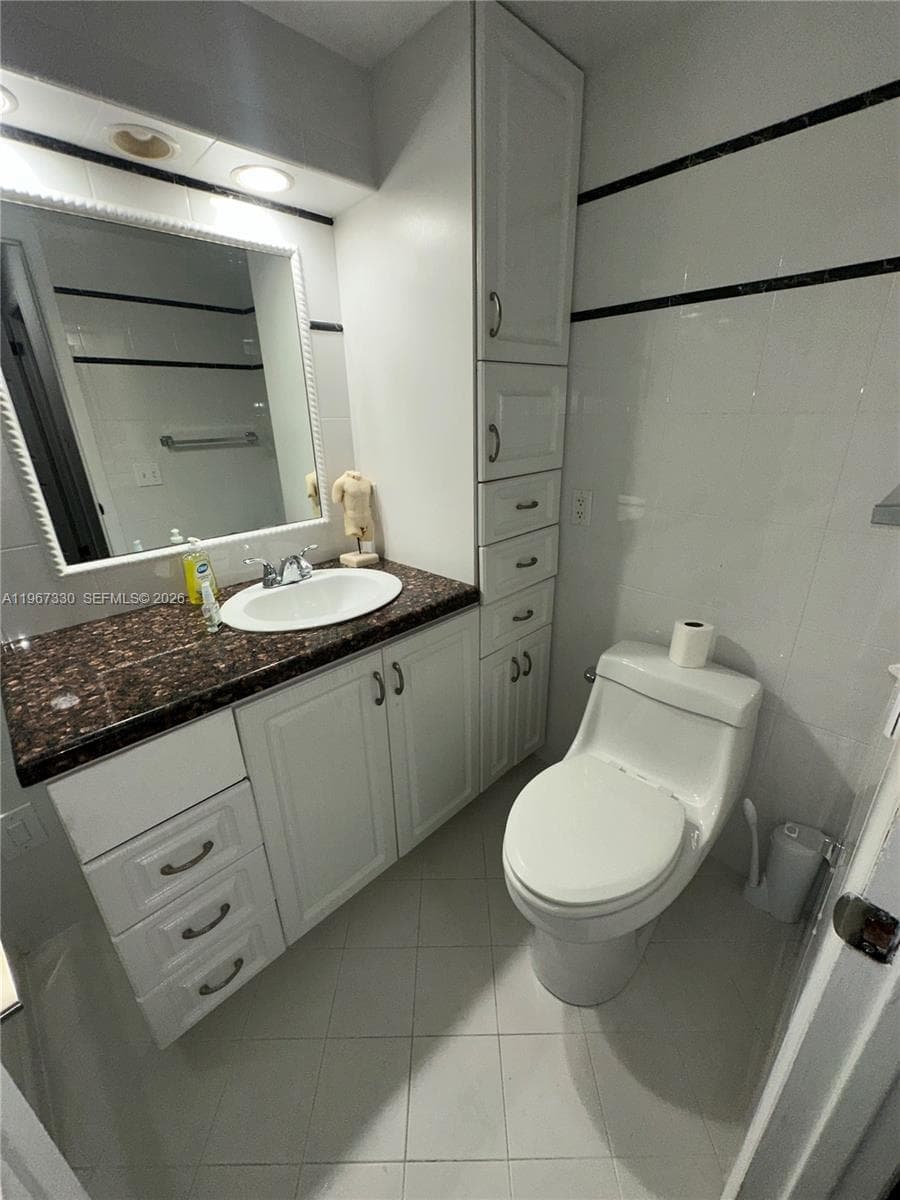 COMMODORE PLAZA CONDO · #PH07 in Aventura - Photo 6