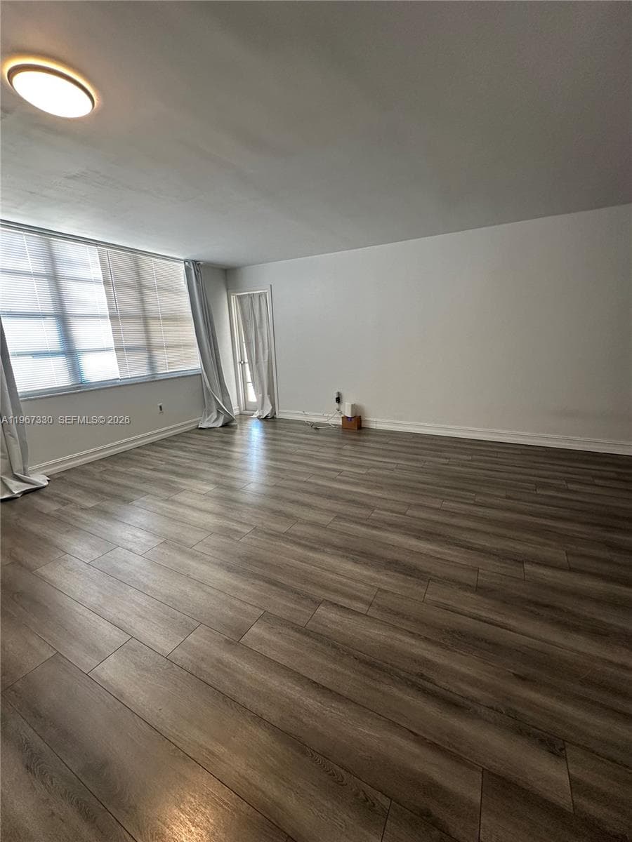 COMMODORE PLAZA CONDO · #PH07 in Aventura - Photo 3
