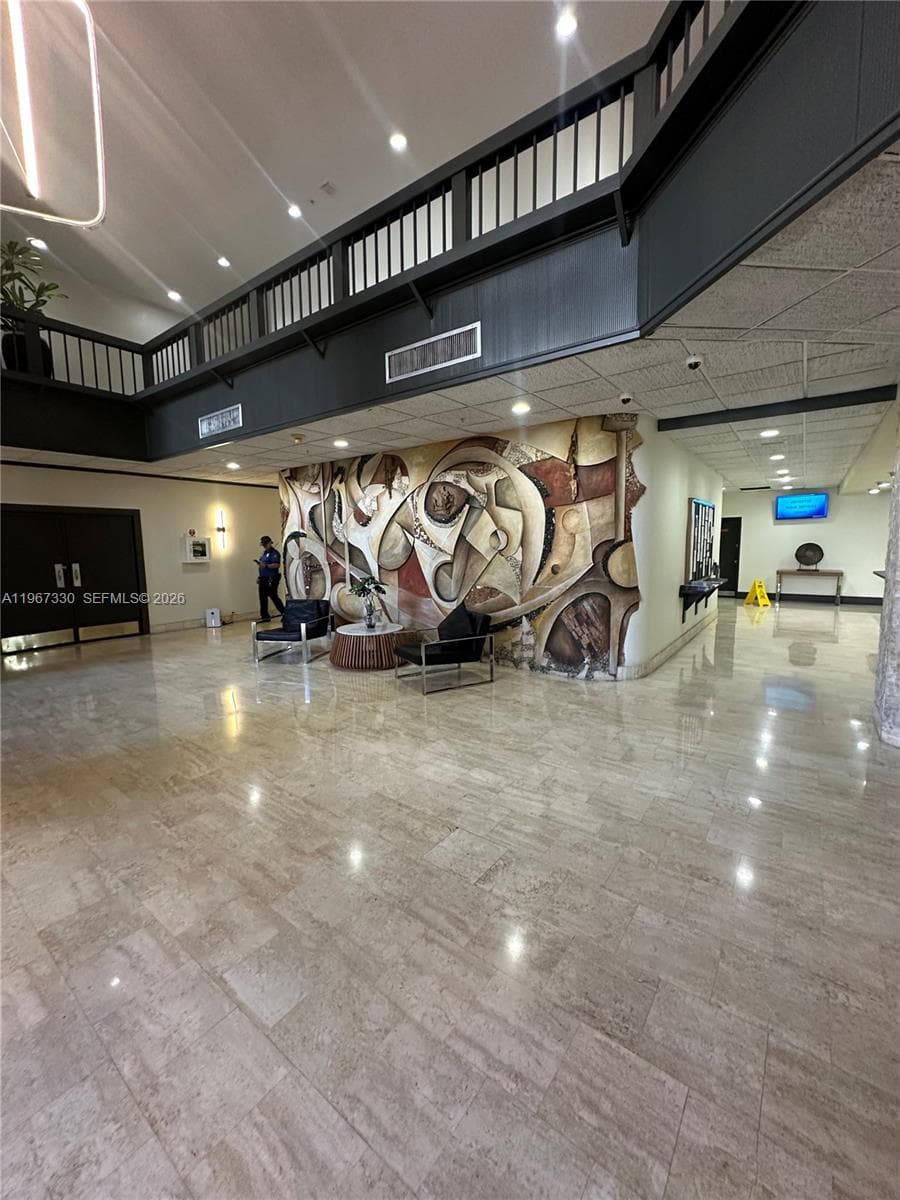COMMODORE PLAZA CONDO · #PH07 in Aventura - Photo 11