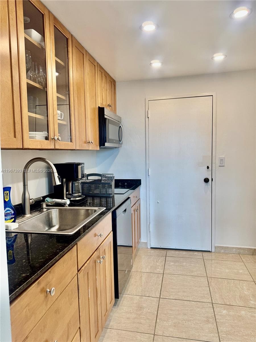 GUILDFORD CONDO · #605 in Bay Harbor Islands - Photo 12