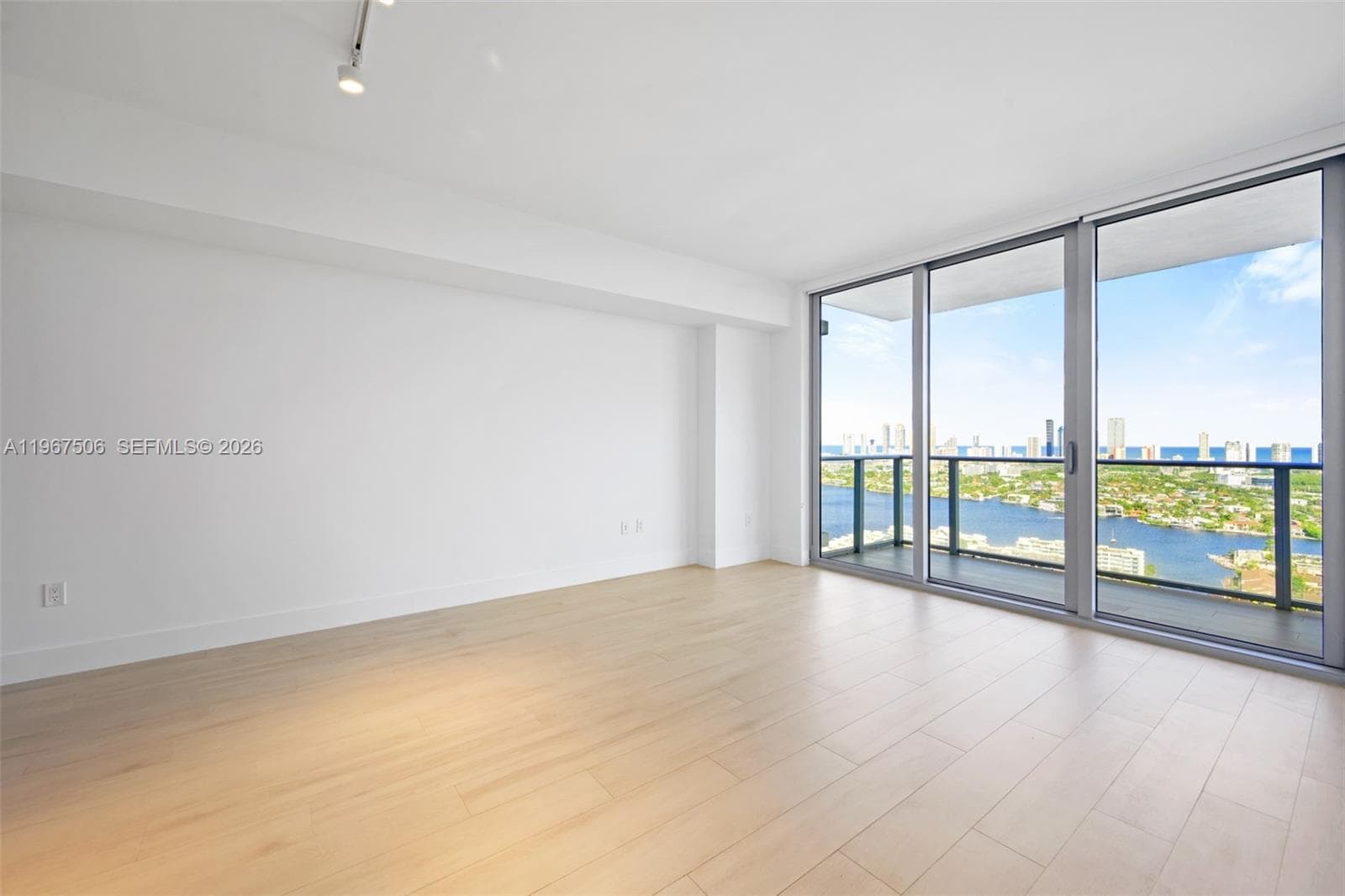 THE HARBOUR SOUTH CONDO · #3020 in North Miami Beach - Photo 5