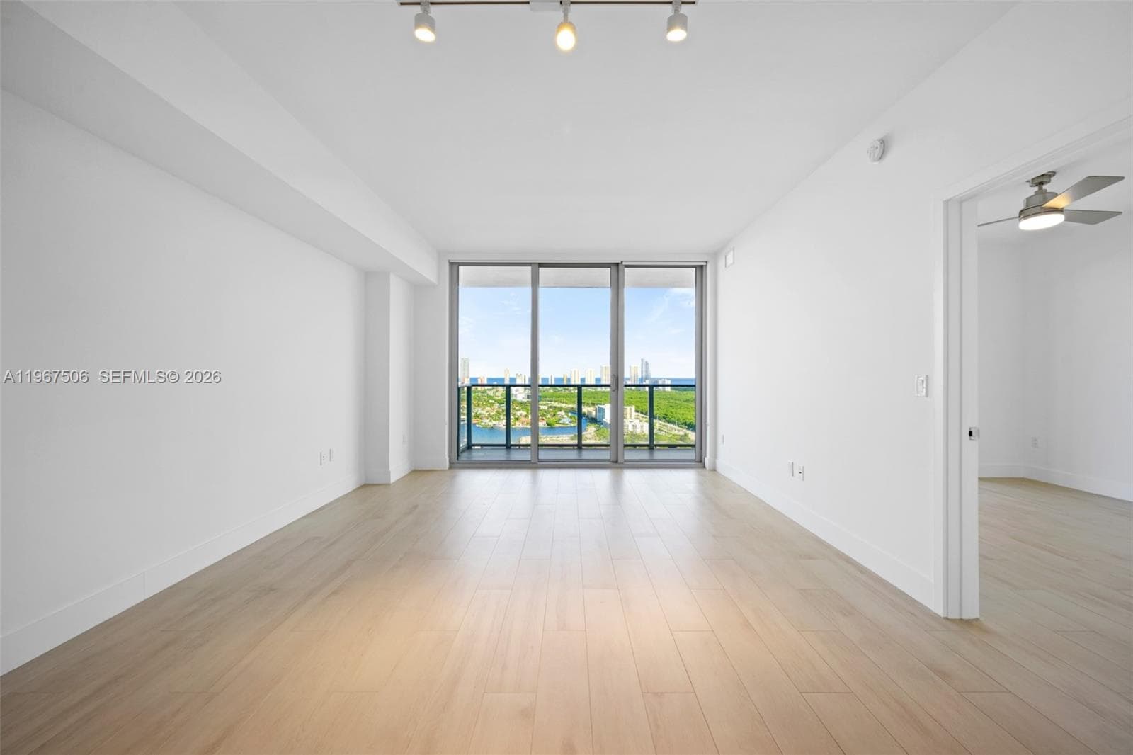 THE HARBOUR SOUTH CONDO · #3020 in North Miami Beach - Photo 4