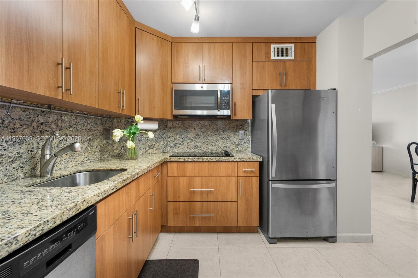 ARLEN HOUSE CONDO · #1910 in Sunny Isles Beach - Photo 17