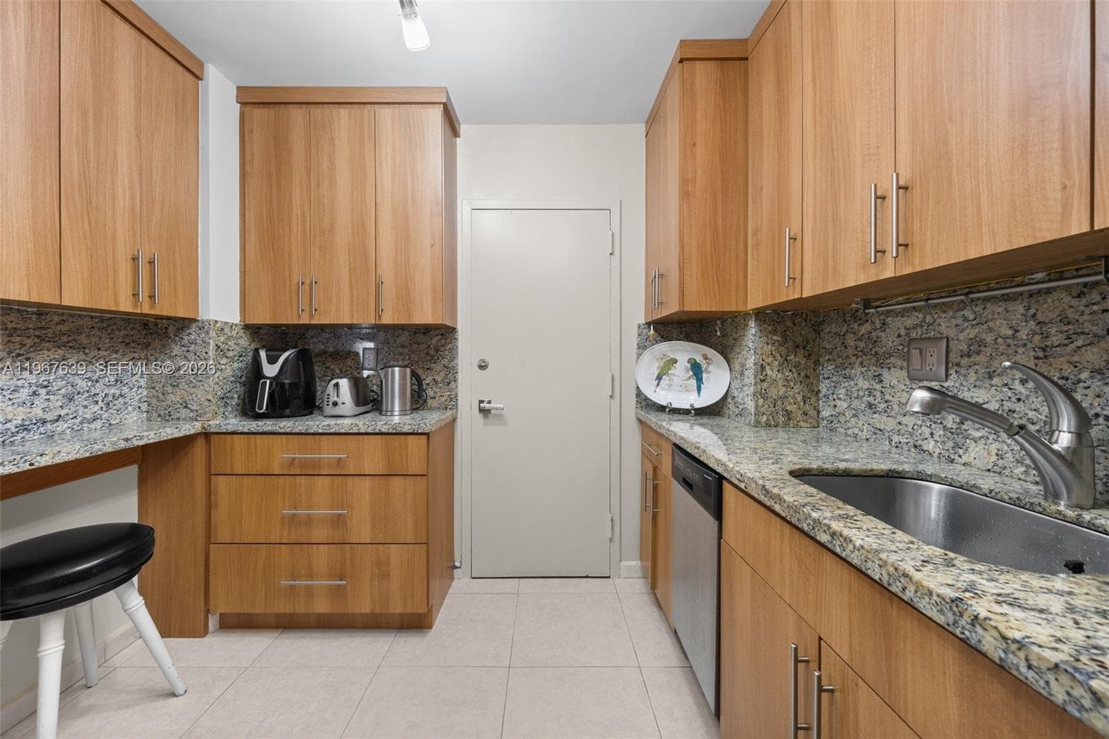 ARLEN HOUSE CONDO · #1910 in Sunny Isles Beach - Photo 18