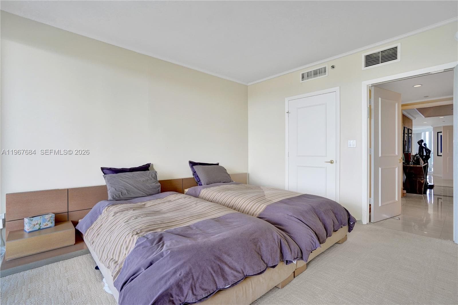 Second bedroom.