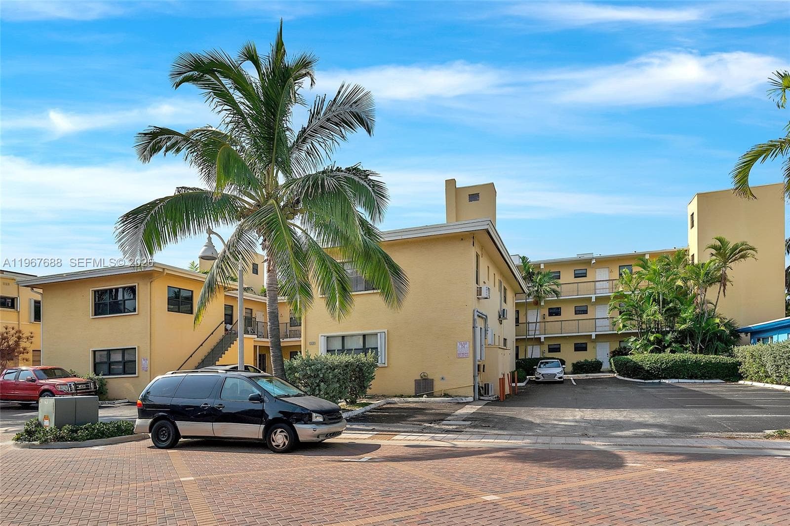 BEACHE TERRACE RESORT · #B202 in Hollywood - Photo 15