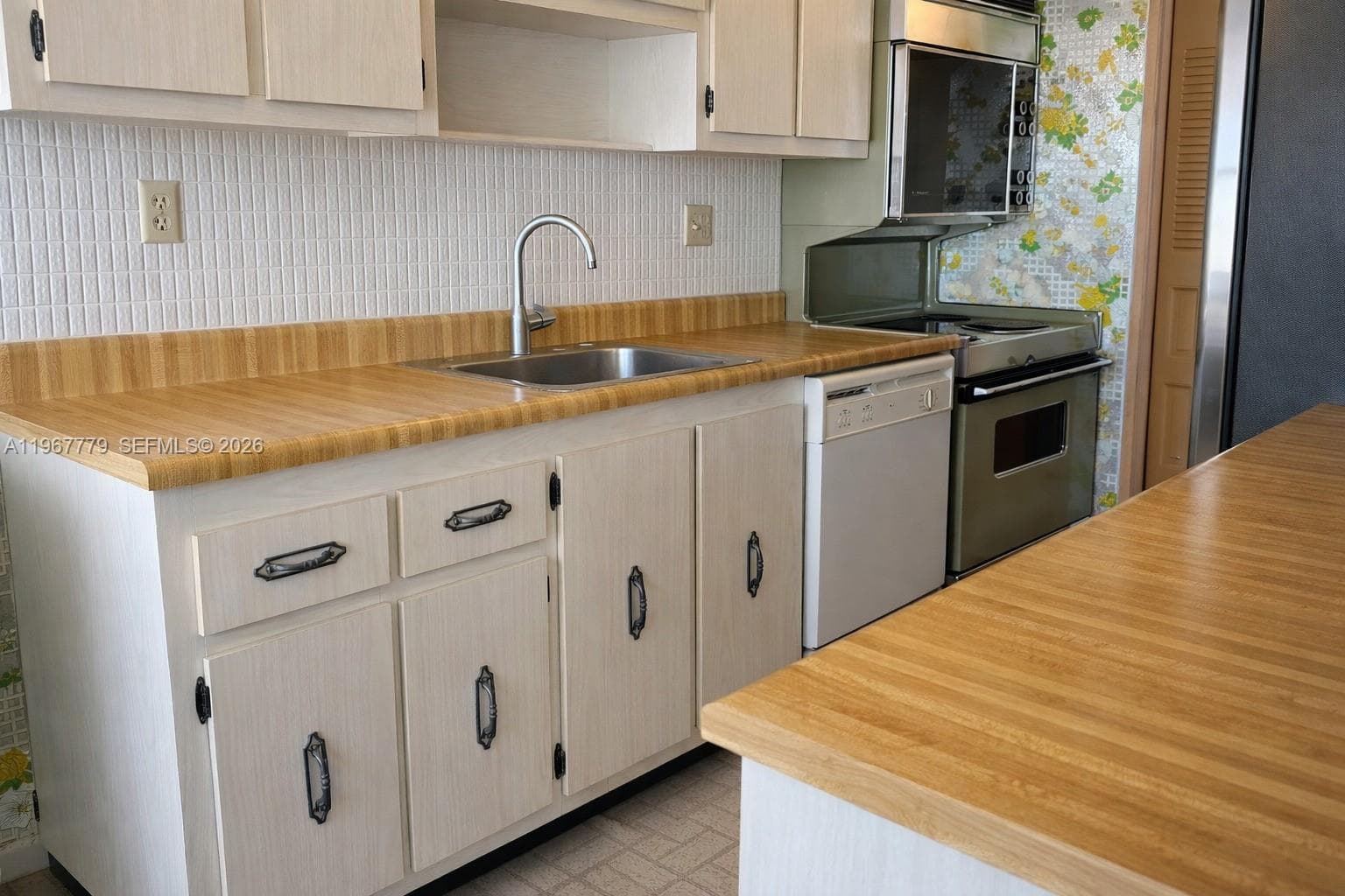 WINSTON TOWERS 500 CONDO · #1917 in Sunny Isles Beach - Photo 7