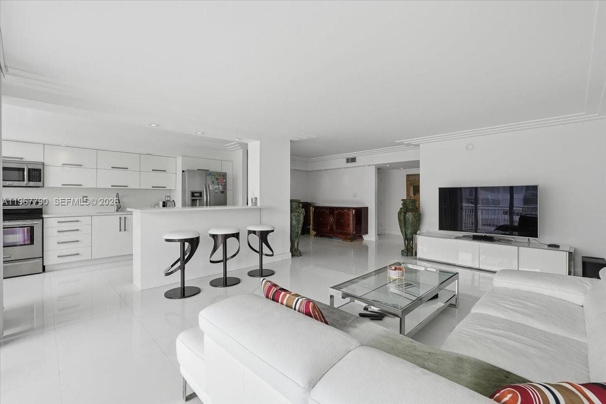 DEL PRADO · #1701 in Aventura - Photo 6