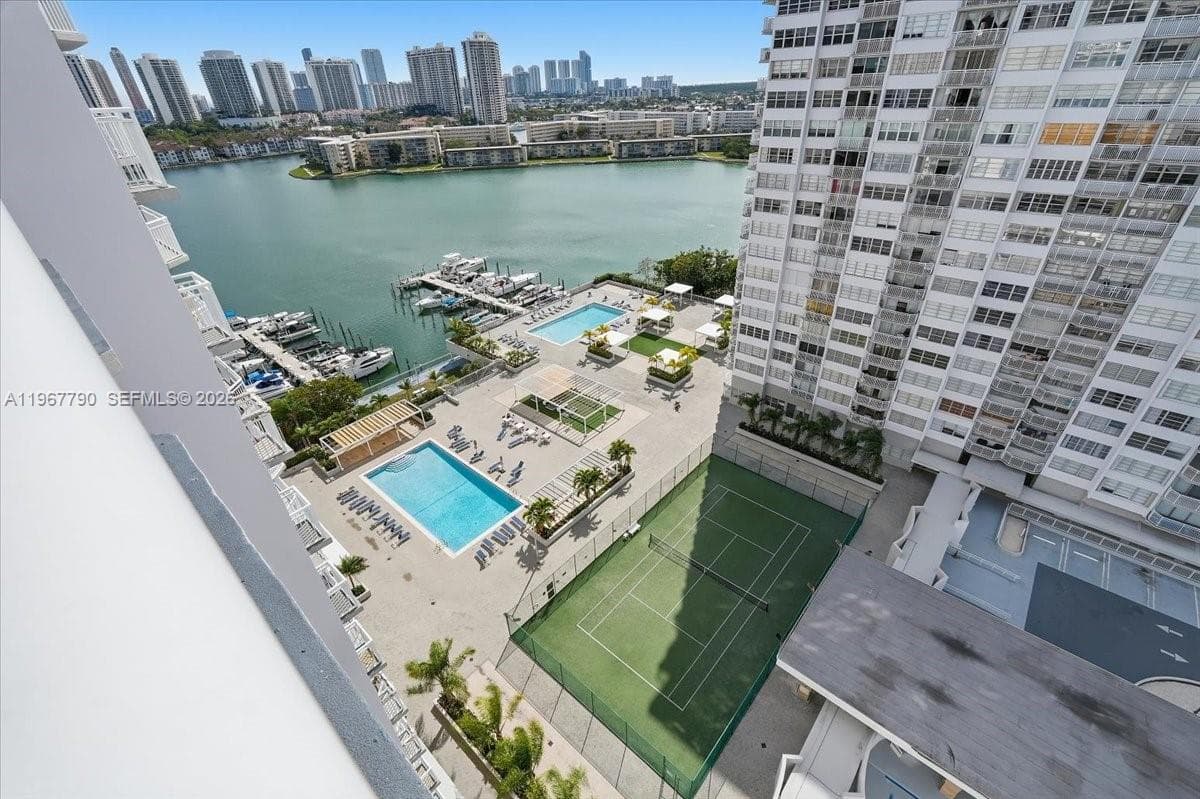 DEL PRADO · #1701 in Aventura - Photo 17