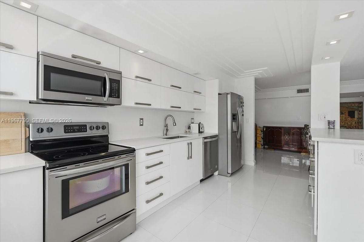 DEL PRADO · #1701 in Aventura - Photo 7