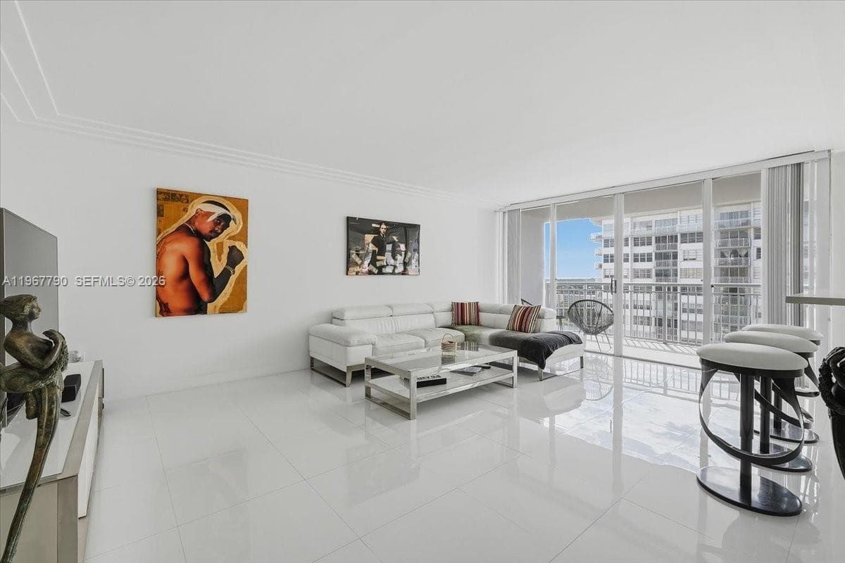 DEL PRADO · #1701 in Aventura - Photo 3