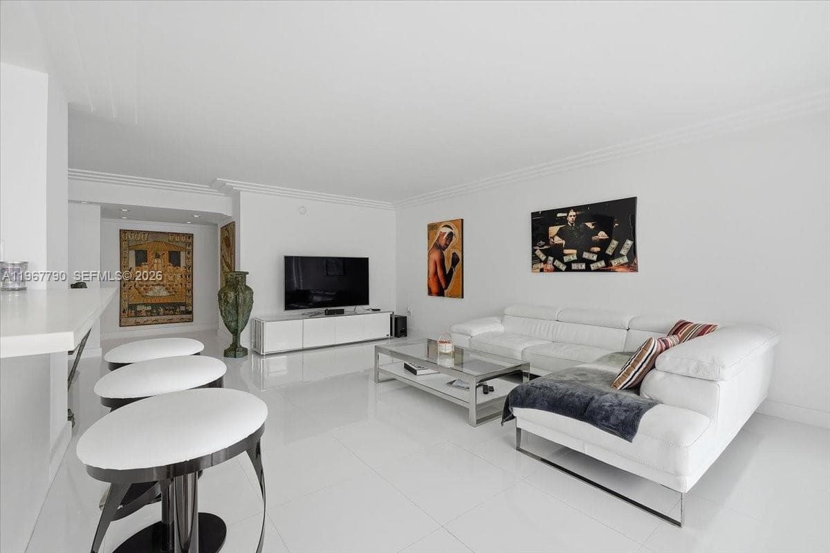 DEL PRADO · #1701 in Aventura - Photo 5