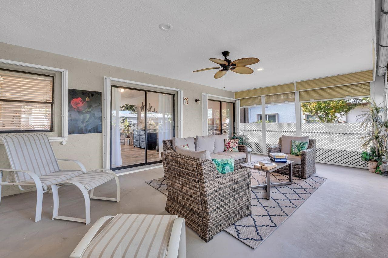 Large Screened Patio