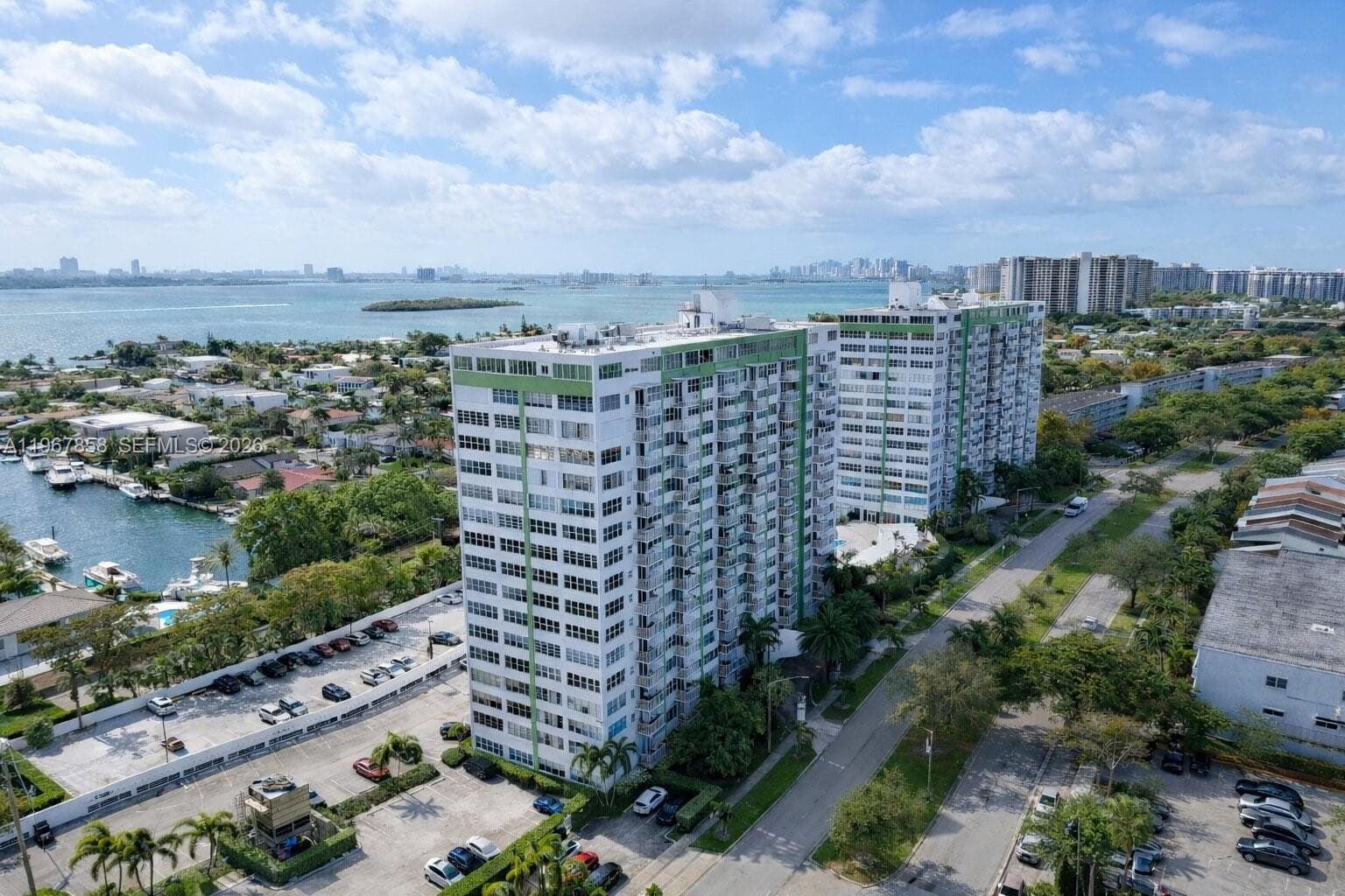 Bayview Towers · #B306 in North Miami - Photo 2