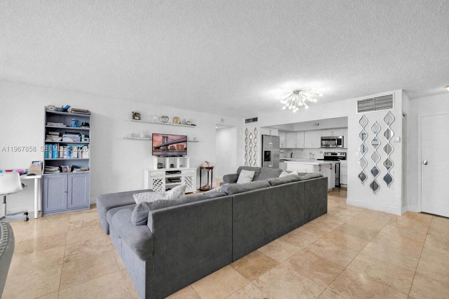 Bayview Towers · #B306 in North Miami - Photo 32
