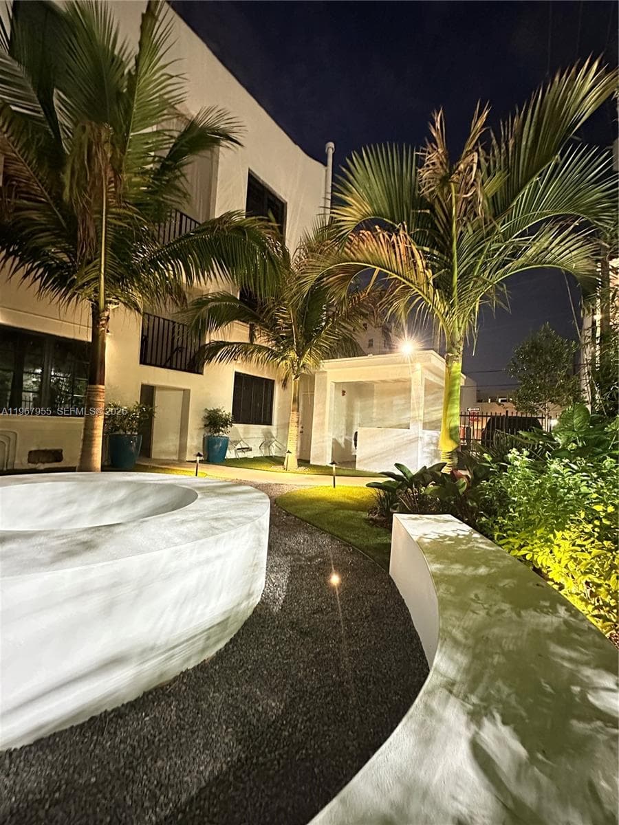 POLO CONDO · #8 in Miami Beach - Photo 8
