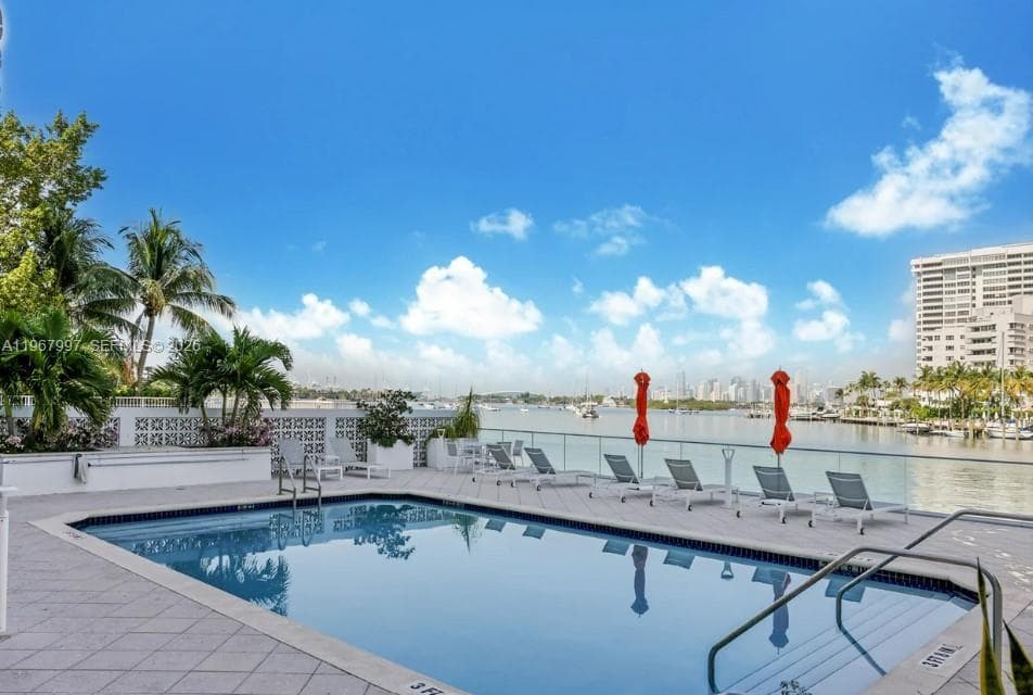 LINCOLN BAY TOWERS CONDO · #408 in Miami Beach - Photo 1
