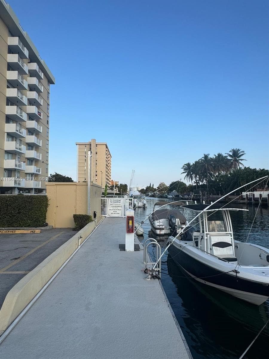 KEYSTONE TOWER CONDO · #811 in North Miami - Photo 27