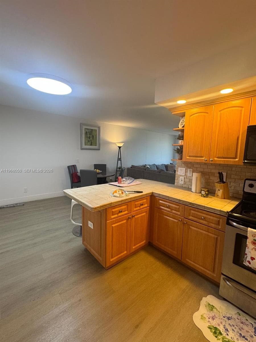 KEYSTONE TOWER CONDO · #811 in North Miami - Photo 13