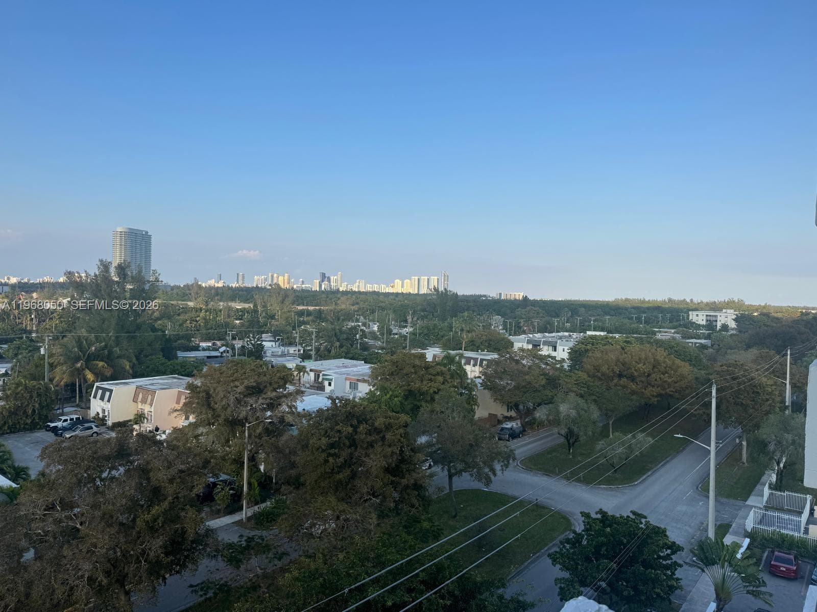 KEYSTONE TOWER CONDO · #811 in North Miami - Photo 7