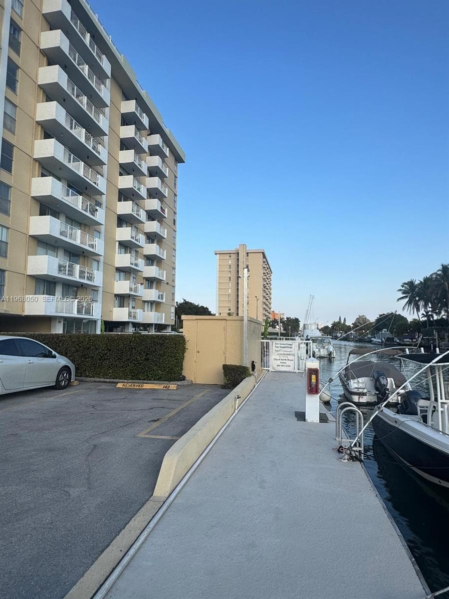 KEYSTONE TOWER CONDO · #811 in North Miami - Photo 28