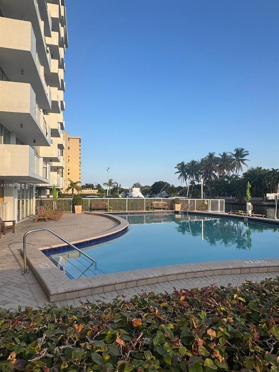 KEYSTONE TOWER CONDO · #811 in North Miami - Photo 25
