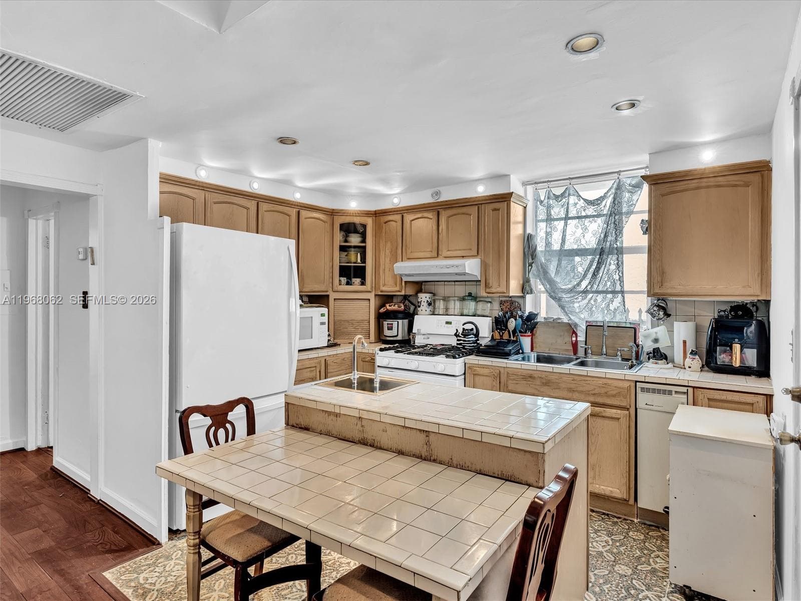 BAYLIS CONDO · #5 in Miami Beach - Photo 9