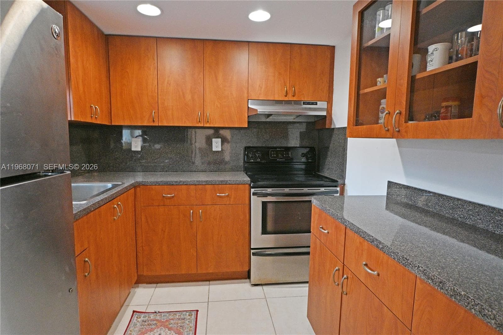 LENOX VIEW CONDOMINIUM · #203 in Miami Beach - Photo 2