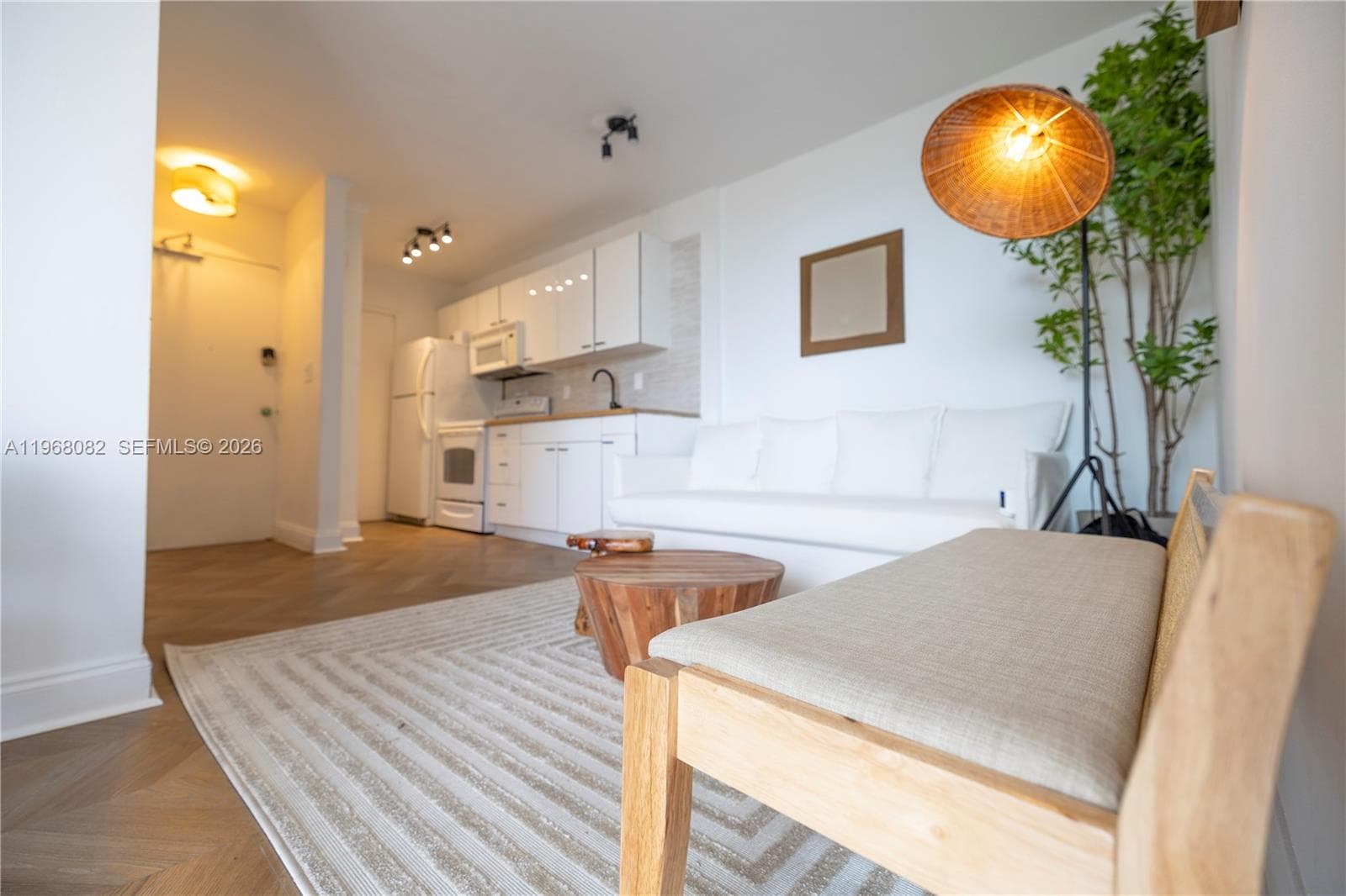 ISLANDER CONDO APTS · #604 in Miami Beach - Photo 5