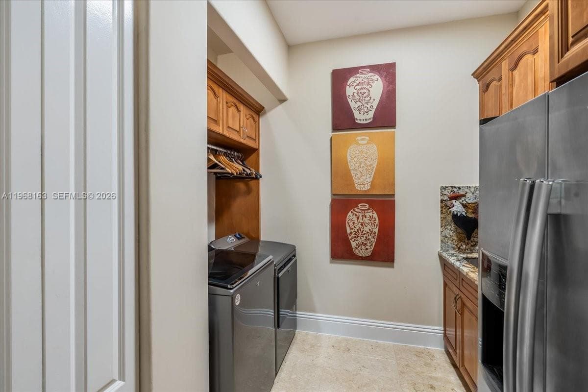 UPSTAIRS LAUNDRY/KITCHENETTE