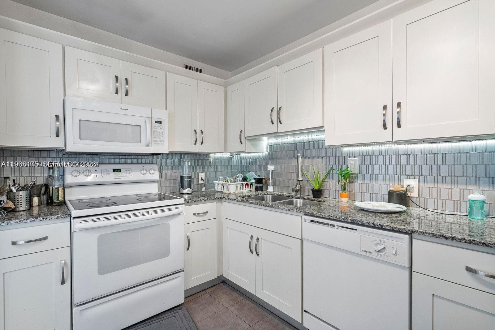 ARLEN HOUSE EAST CONDO · #1418 in Sunny Isles Beach - Photo 3