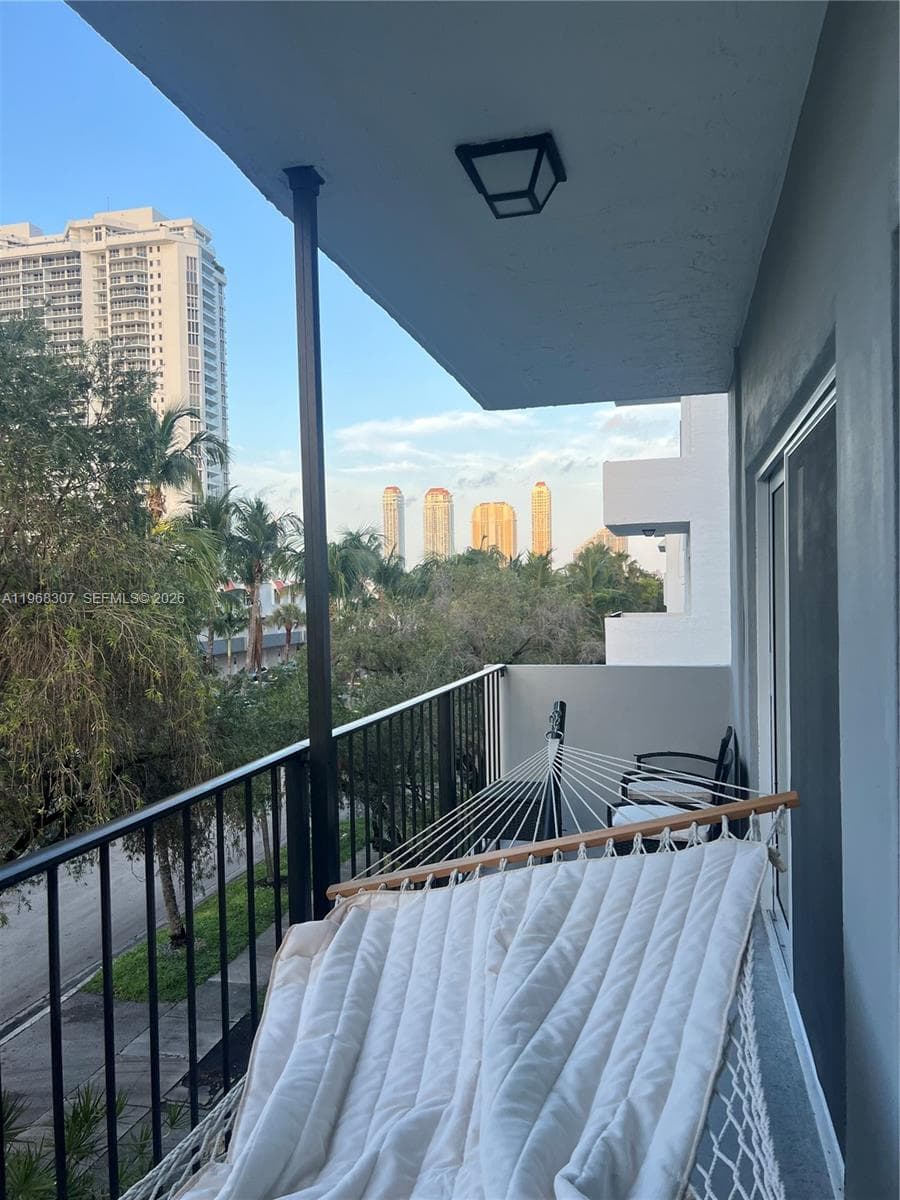 Dolphin Condo · #307 in North Miami Beach - Photo 3