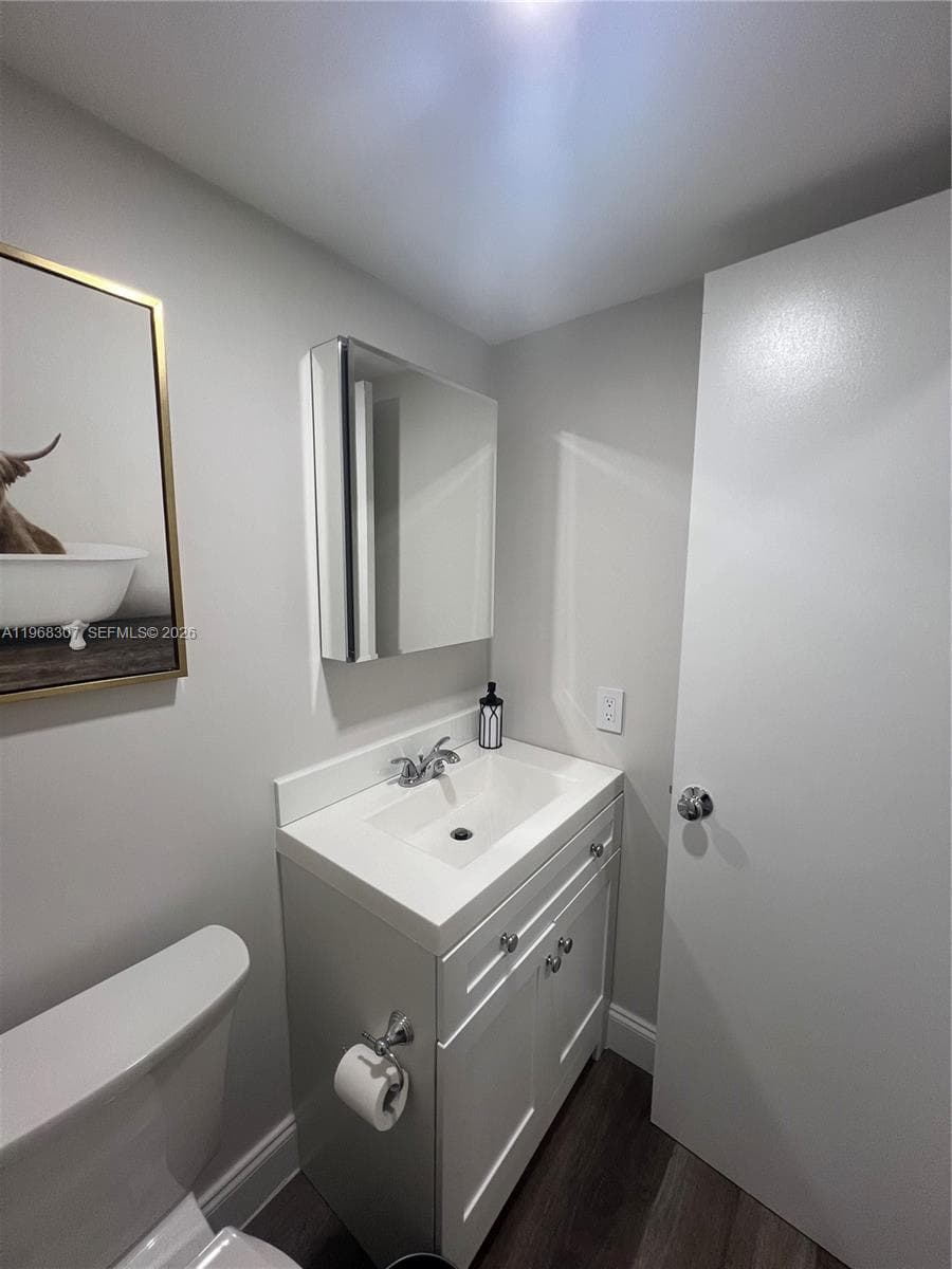 Dolphin Condo · #307 in North Miami Beach - Photo 5