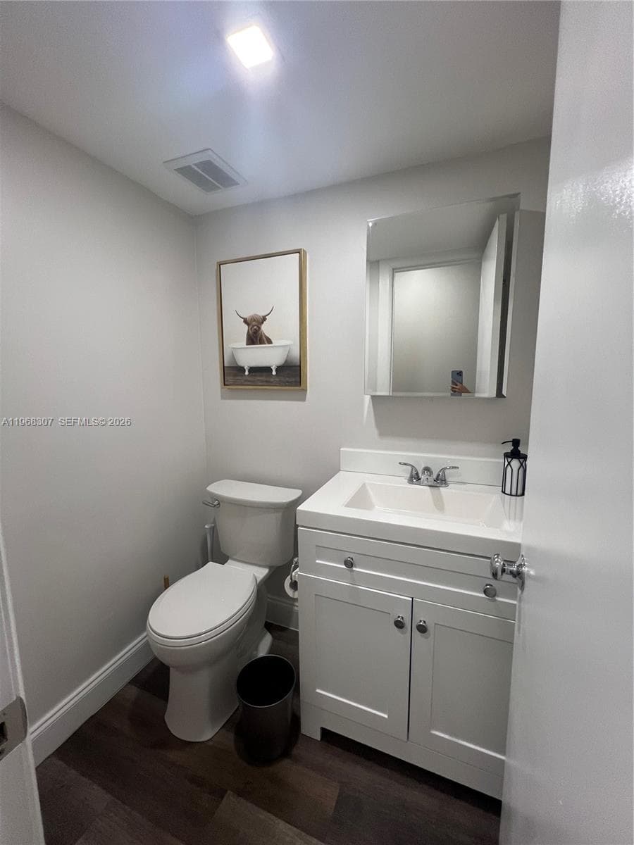 Dolphin Condo · #307 in North Miami Beach - Photo 14